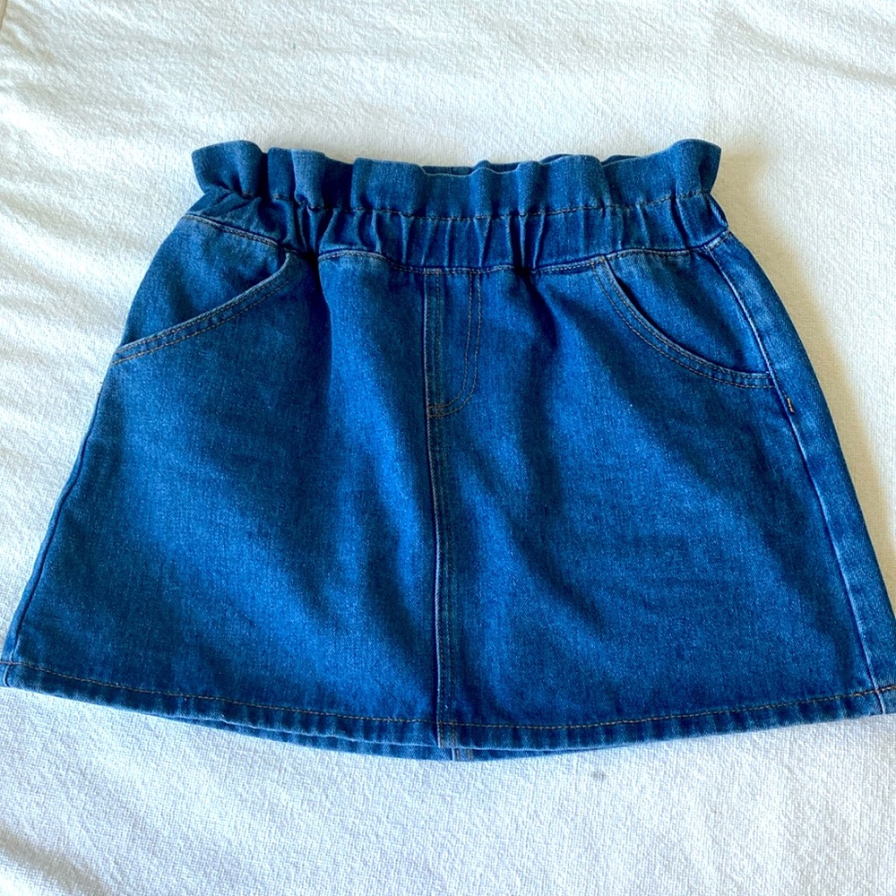 Super cute denim skirt medium